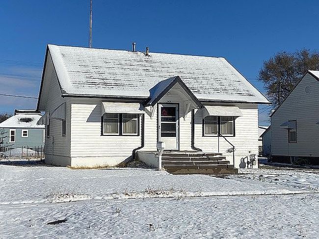 Photo of 549 E 2nd St, Russell, KS
