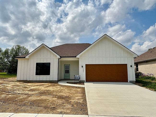 Photo of 1481 Lantern Ln, Troy, OH