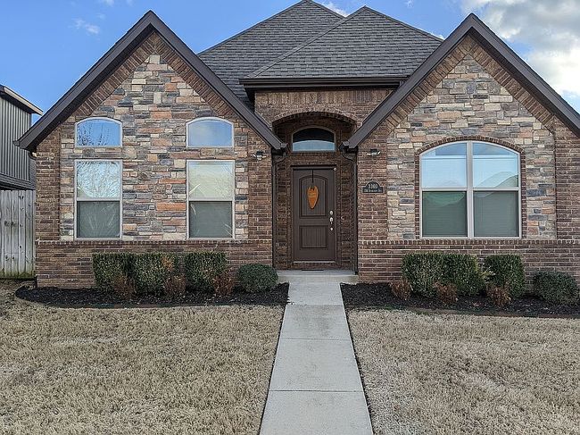 Photo of 3303 Sw Stoneway Ave, Bentonville, AR