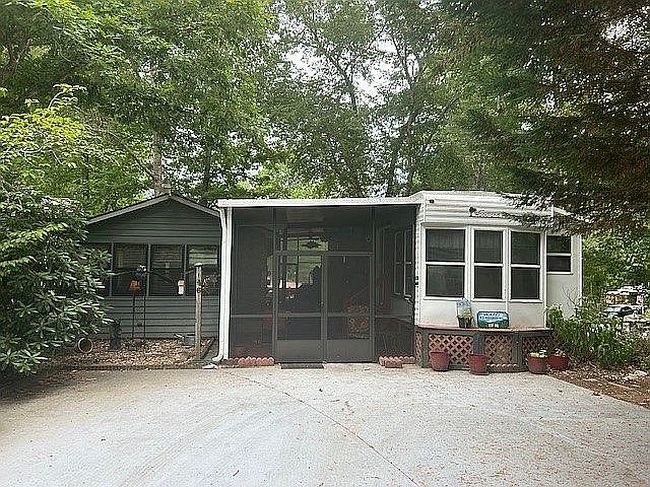 Photo of 43 Maple Wood Ln