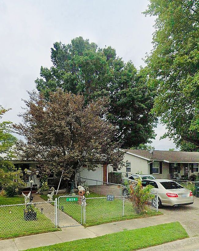 Image of 826 Greenbriar St