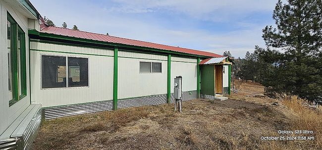 Photo of 351 E 10th St, Republic, WA