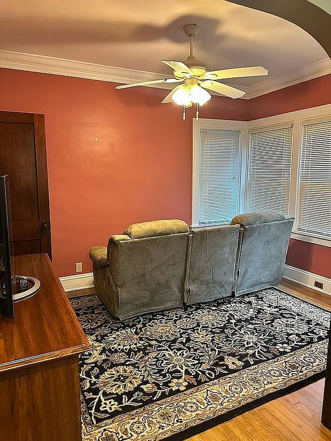 Image of 2131 Arthur Ave