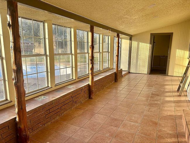 Image of 802 Crescent Dr