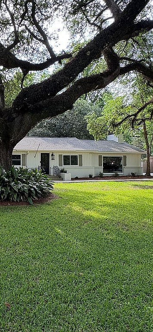 Image of 4413 Winding Way