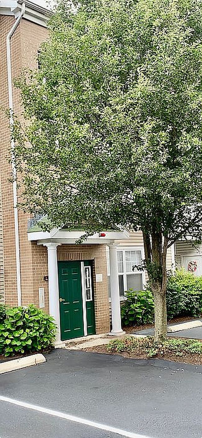 Photo of 82 Mill St Apt 201, Woonsocket, RI