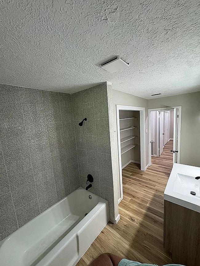 Photo of 725 Texas Ave, Port Neches, TX