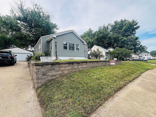 Photo of 1103 S 10th St, Pekin, IL