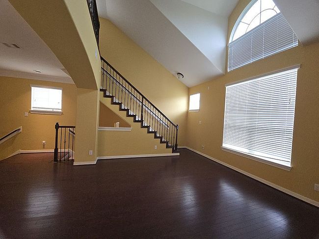 Additional photo 2 of property located at 10722 Clearview Villa Pl