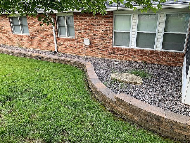 Image of 305 E Green Tree Ln