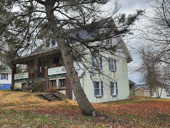 Additional photo 3 of property located at 1279 Sycamore St