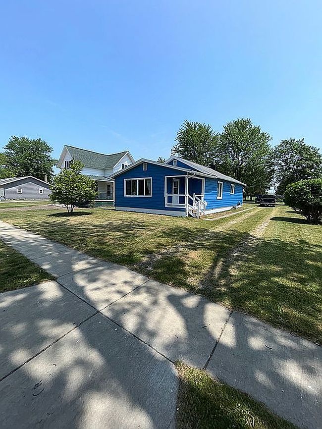 Photo of 23 S Frank St, Pigeon, MI