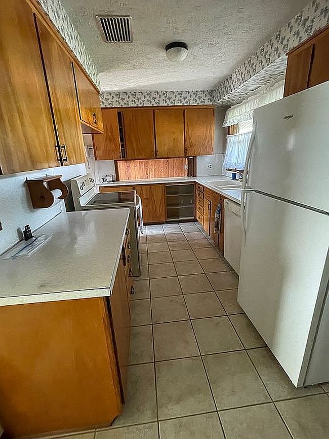 Photo of 1921 Polk St, Great Bend, KS
