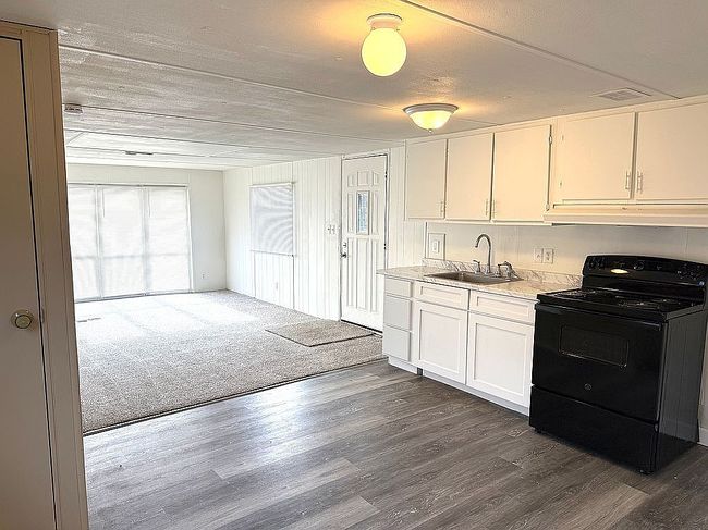 Photo of 3323 Iowa St, Lawrence, KS