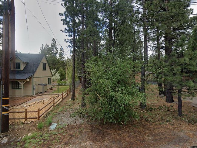 Photo of 970 D Ln, Big Bear City, CA