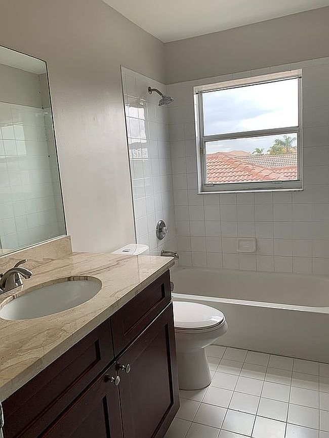 Photo of 16452 Nw 22nd St, Pembroke Pines, FL