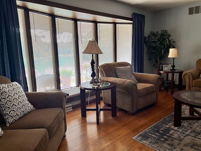 Photo of 33 Lakeview Acres Dr, Collinsville, IL