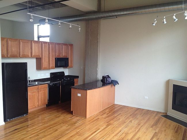Photo of 1645 W Ogden Ave Unit 316, Chicago, IL