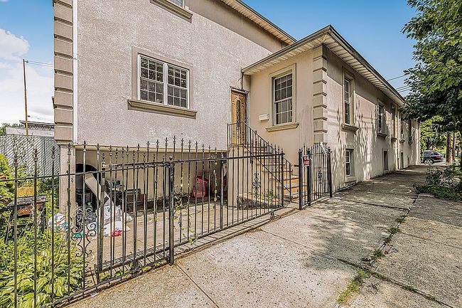 Photo of 1551 Hollywood Ave, Bronx, NY