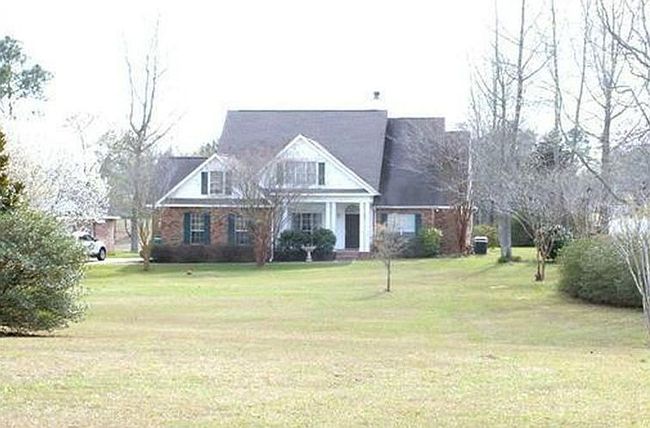 Image of 15419 Village Dr