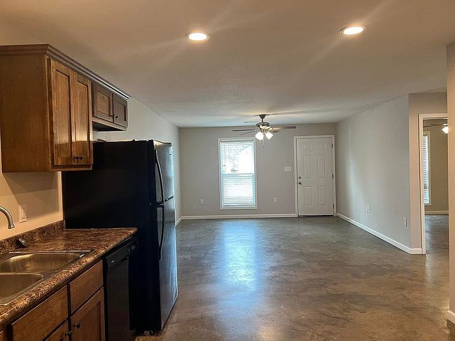 Image of 104 N 4th St
