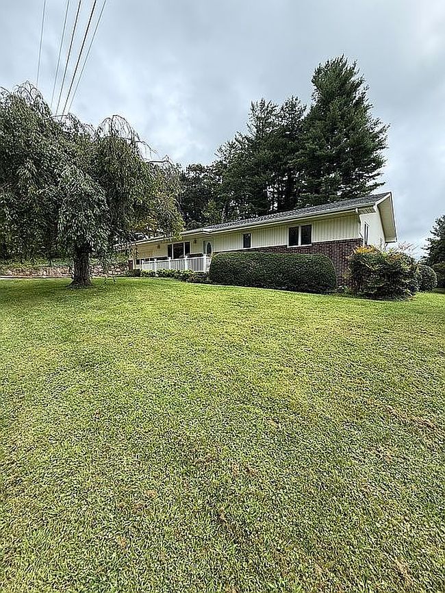 Photo of 240 Ivy Hill Dr