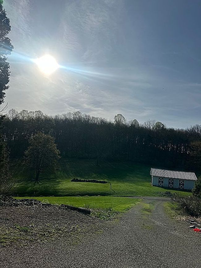 Photo of 761 Bates Rd, Creekside, PA