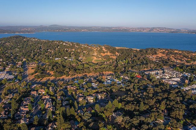 Photo of 6911 Fallsbrook Ct, Granite Bay, CA