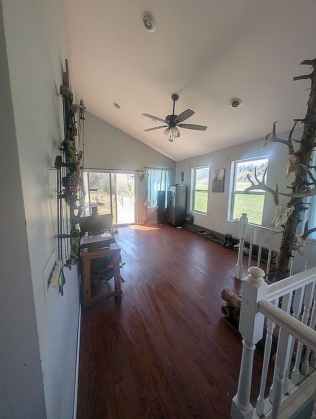 Photo of 17995 Jefferson Ave, Crescent, IA