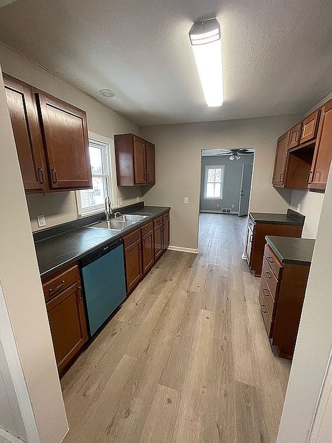 Image of 739 6th Ave
