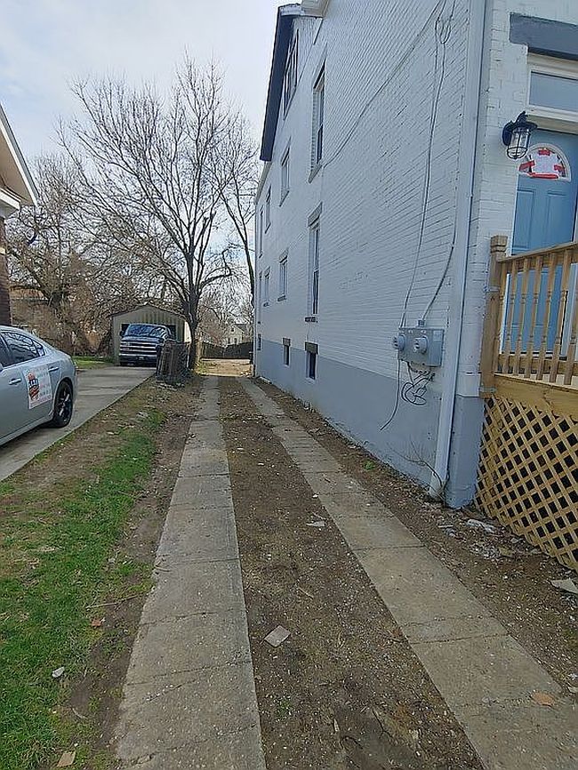 Additional photo 3 of property located at 450 Considine Ave