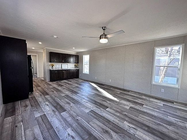 Photo of 210 12th St #4, Clay Center, KS