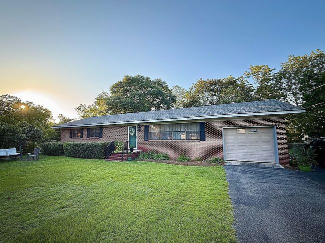 Photo of 409 Sanford Rd