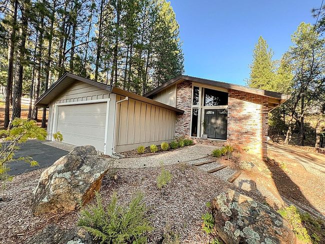 13010 Friar Tuck Rd, Grass Valley, CA