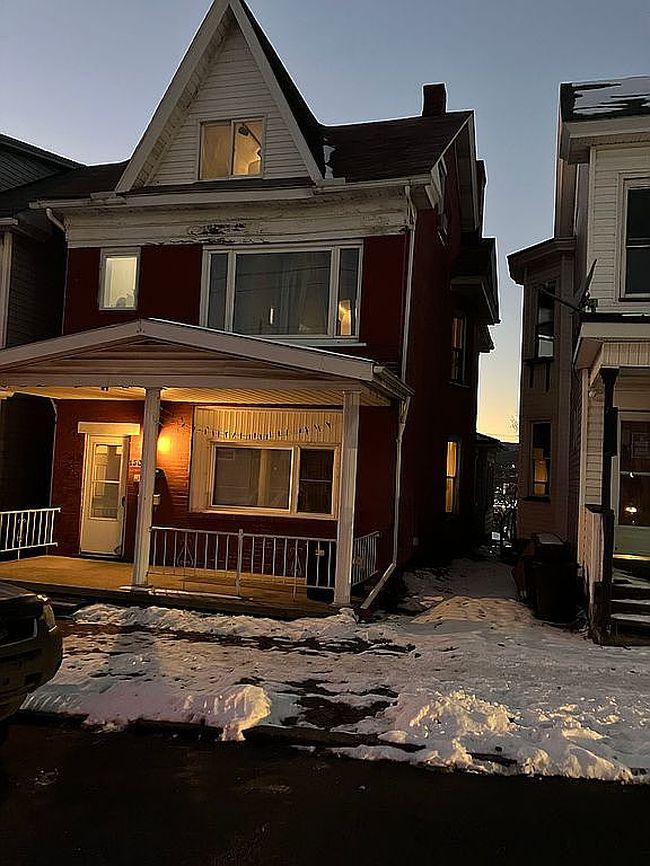Image of 1304 3rd Ave