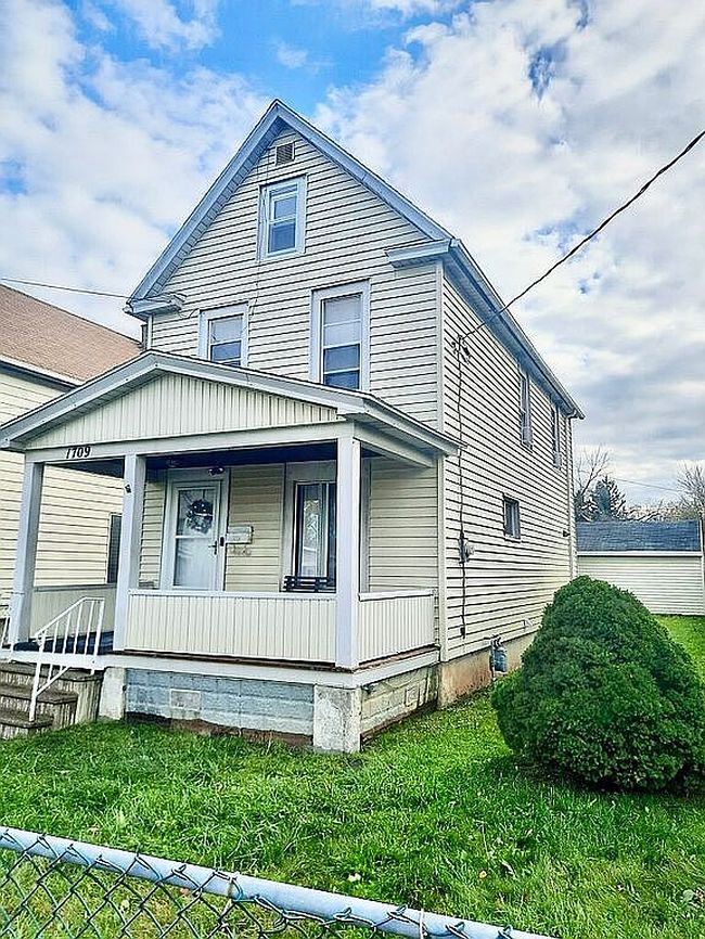 Photo of 1709 Willow Ave, Niagara Falls, NY