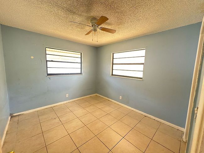 Image of 2660 Nw 15th Ct