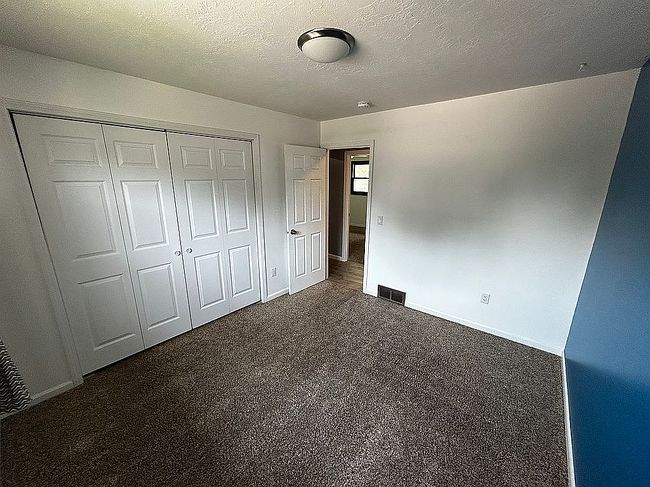 Photo of 700 25th Ave Nw, Minot, ND