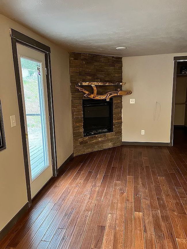 Additional photo 2 of property located at 1937 Highway 395 S