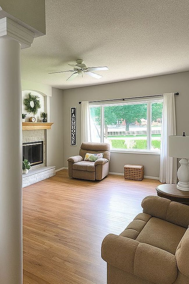 Photo of 5 W Lake Dr, Mulvane, KS