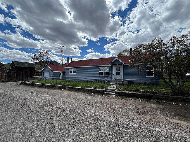 Image of 200 S 3rd St