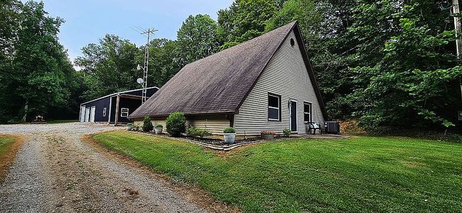 Photo of 396 W County Road 375 S, Vallonia, IN