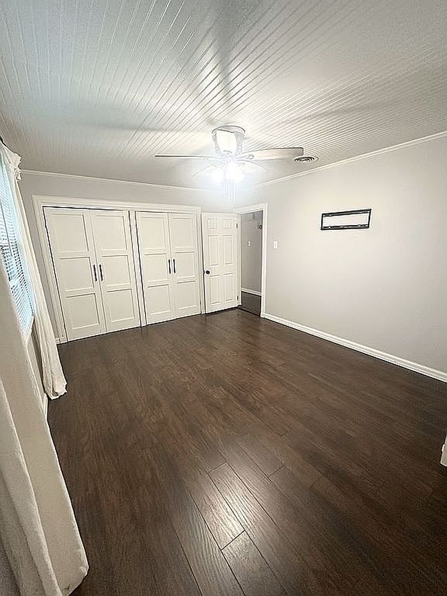 Image of 235 Oak St