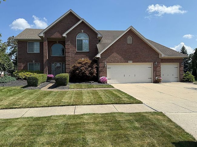 Photo of 26718 Arcadia Dr, Flat Rock, MI