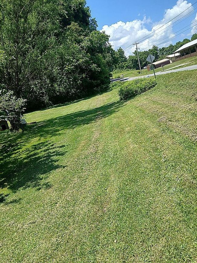 Photo of 2671 Bob Little Rd, Elizabethton, TN