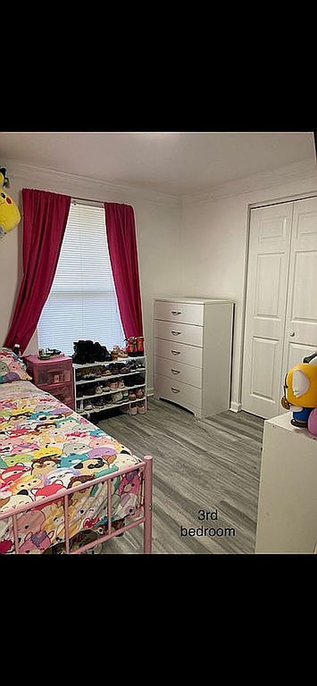 Preview of property located at 511 E Dynasty Dr