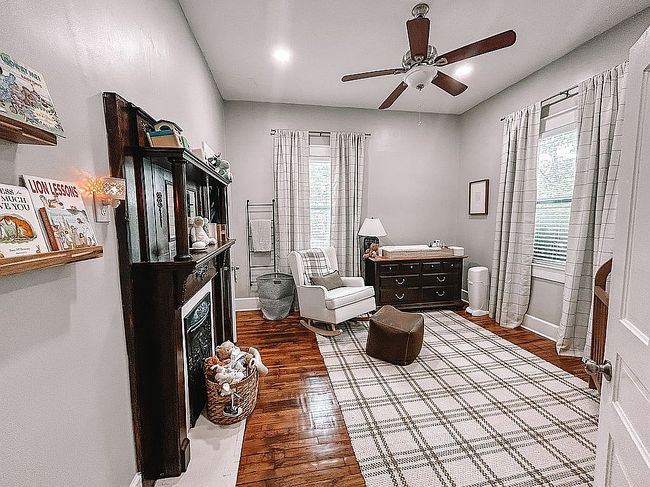 Image of 2401 Holbrook Dr