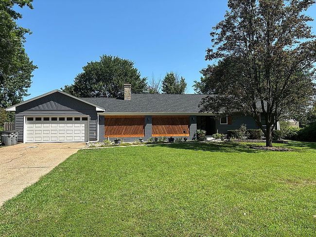 Photo of 2022 Prairie Ln, Emporia, KS