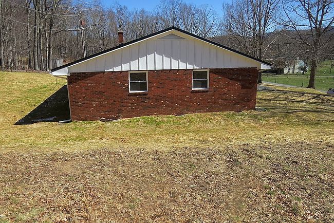 Image of 2736 Zenith Rd