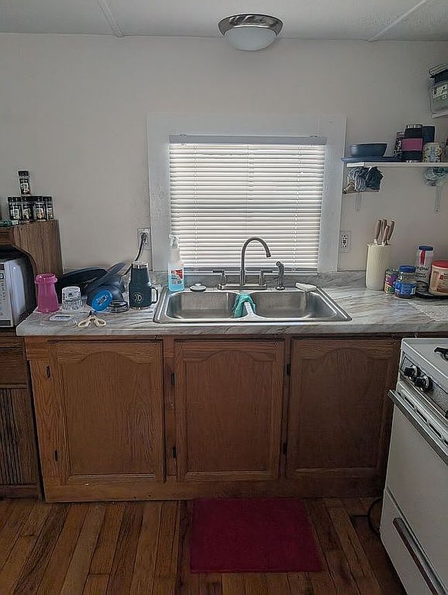 Additional photo 1 of property located at 106 Berry St Trailer 16